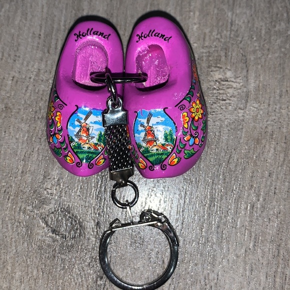 Dutch Shoes Keychain - Picture 2 of 3